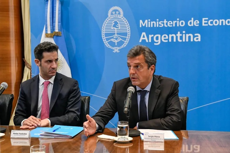 Para el ministerio de Massa, el 75% de las importaciones fueron aprobadas