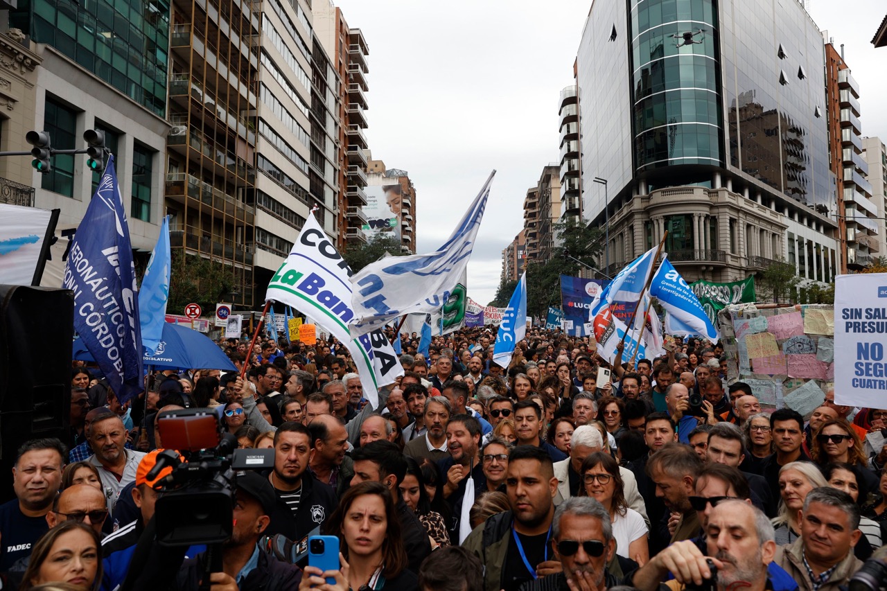 De pelearse con la educación y los jubilados a perder la memoria