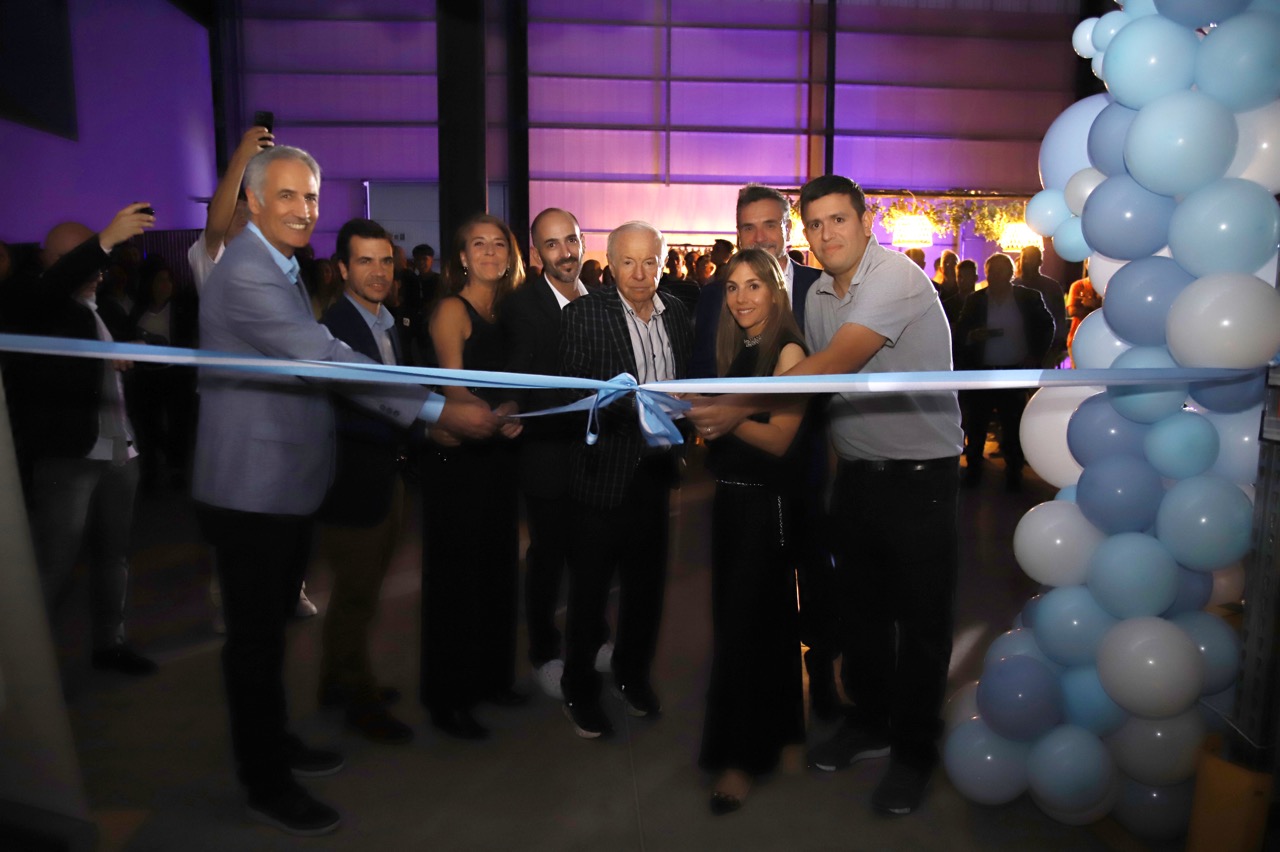 Polo 52 continúa sumando empresas de primer nivel: la autopartista Expoyer S.A. inauguró su nueva sede